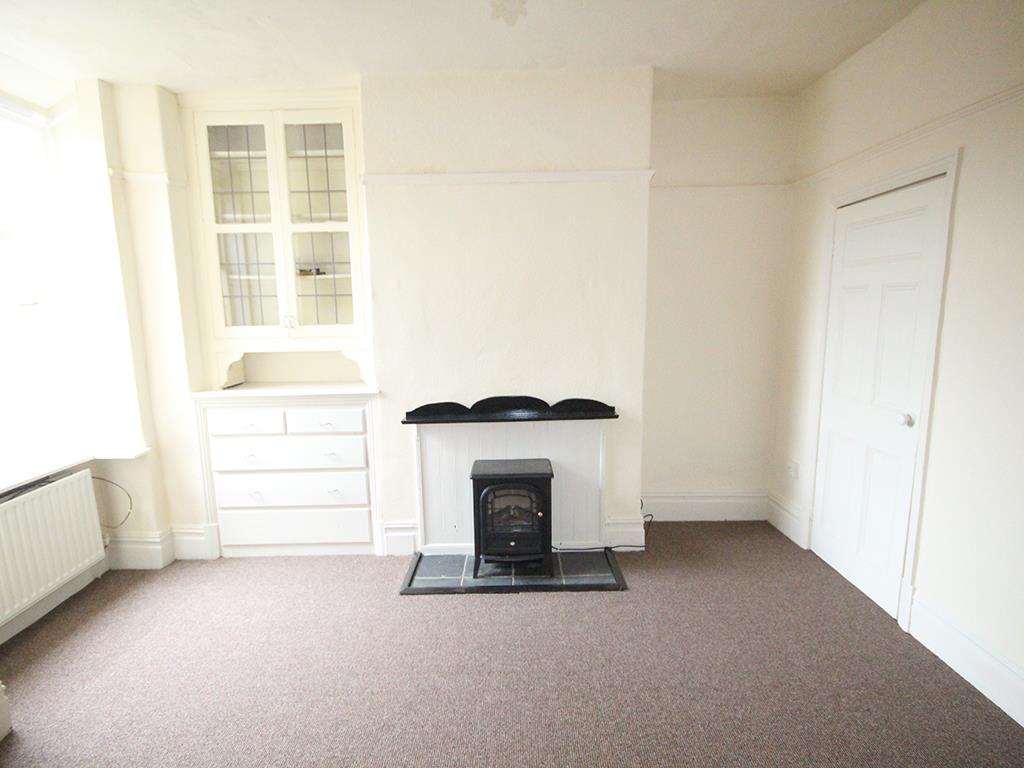 3 bedroom mid terrace house To Let in Colne - IMG_9642.JPG